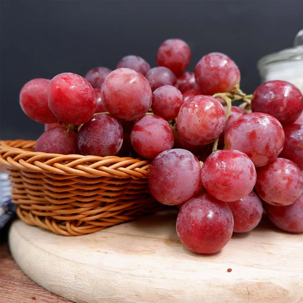 Red Globe Grapes Image 1